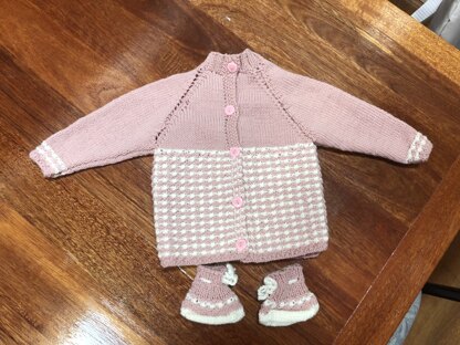 Baby A - Dainty Daisies baby cardigan & booties