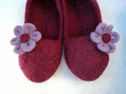 Little Girls Ballet Slipper with Flower Felted Knit