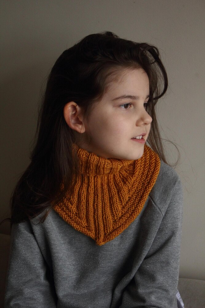 Neck Warmer DK Knitting pattern by Agnese | LoveCrafts