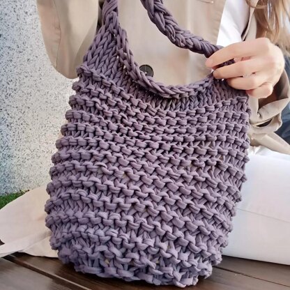 Shoulder bag from T-shirt yarn