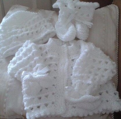 Paige Loopy Cardi, Cap and Booties size newborn/0-3mths