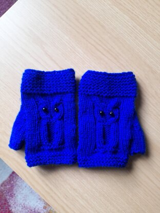 Owl fingerless gloves