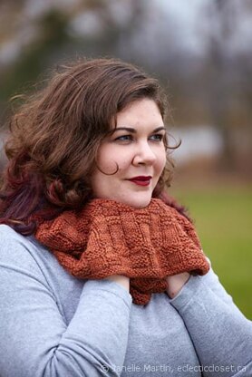 Tiling Twists Cowl