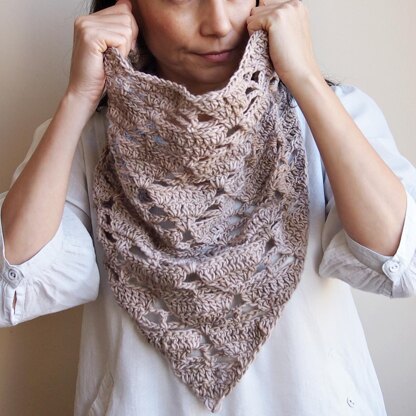 Arrow triangle cowl