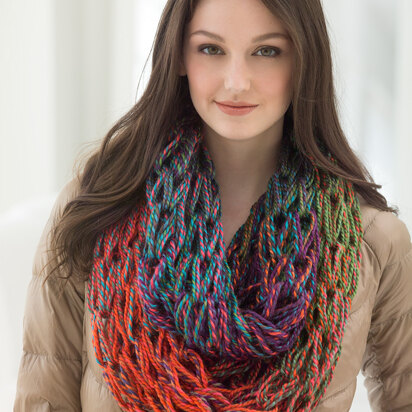 Arm Knit Cowl in Lion Brand Unique - L40326B