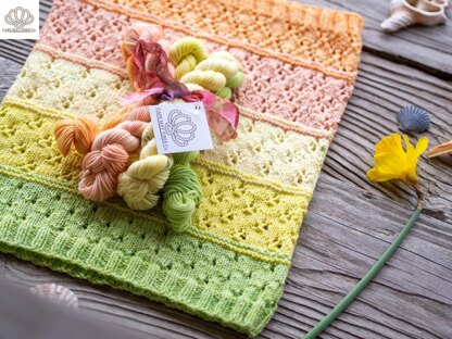 Lacy Sampler Cowl