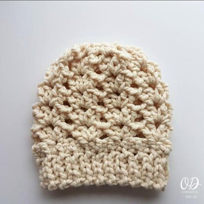 Ponytail or Knot Hat - A Messy Bun Hat!