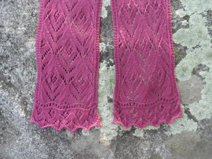 Lotus Bud Lace Scarf