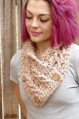 Naomi Button Cowl