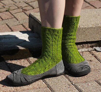 Scalloped Rib Socks