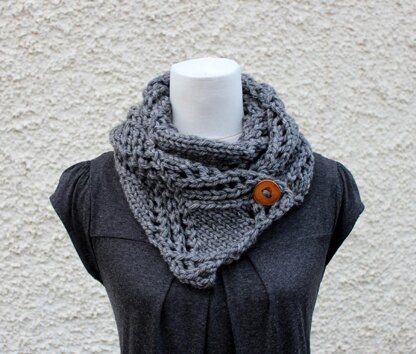 Crossing lace scarf