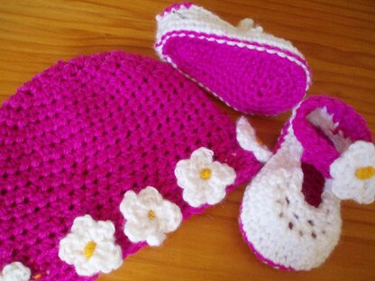 Spring Flowers Baby Shoes and Hat