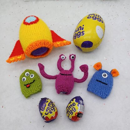 PDF Easter Knitting Pattern Space Rocket & Aliens Egg Cover DK 98g Gift Charity knit EASY Easter Egg Hunt Mini Eggs Toy Puppet Creme Egg Cadbury