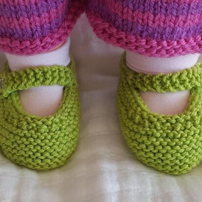 Julia - 8ply buttoned baby shoes