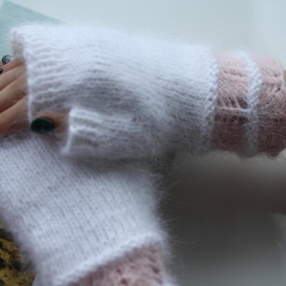 Four Hours Easy Fingerless Mitts