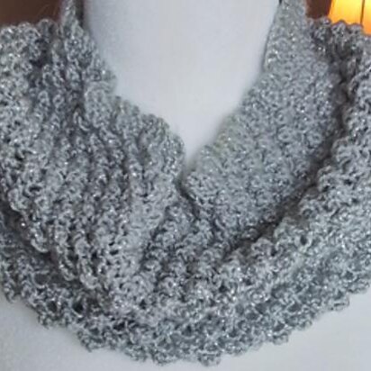 December Cowl - (Holiday Glamour) - knitting pattern