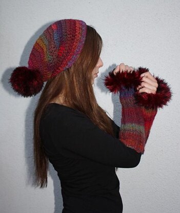 Pompom-Beanie and Fingerless Gloves