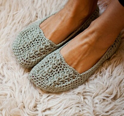 Ladies Cable Slippers