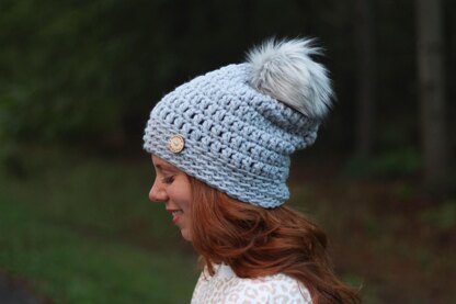 Slightly Slouchy Pom Beanie BULKY