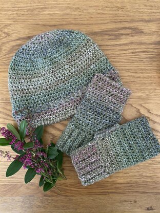 'Sal's Garden' Hat and Wrist Warmers