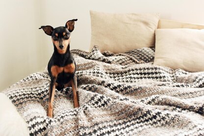 Houndstooth Cabin Throw