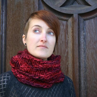 Kira K. Designs Looped Cowl PDF