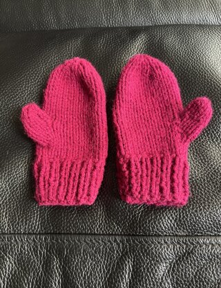 ZG fuschia mittens