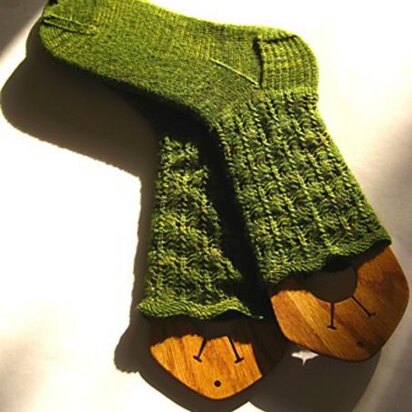 Shetland Fir Cone Socks