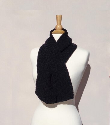 Chunky Keyhole Scarf