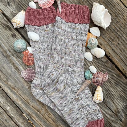 Shell Seeker Socks