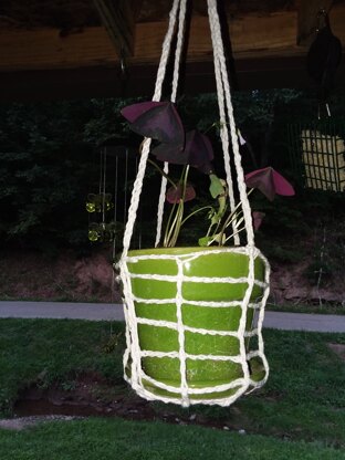Easy plant hanger