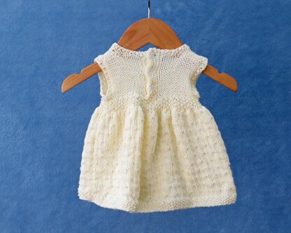 P122 Dolls Dresses