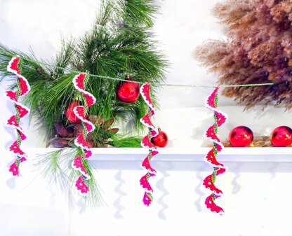 Twisted Christmas Garland