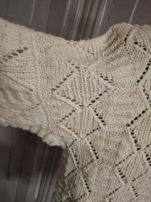 SHEILA, woollen jumper in lace pattern