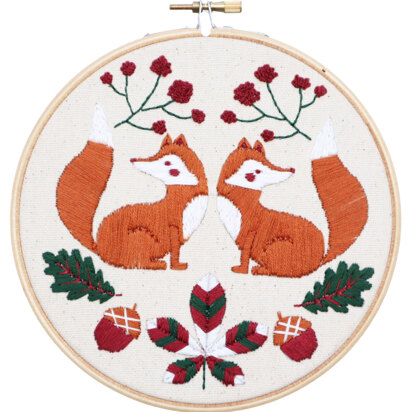 The Modern Crafter Beginner Printed Embroidery Kit - Twin Fox - 6in
