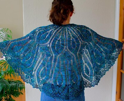 The Old Double Diamond Lace Shawl