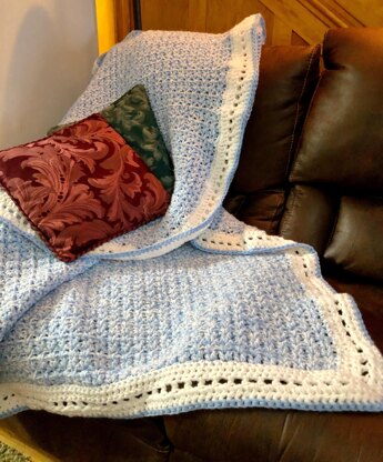 Modern Double Crochet V-Stitch Chunky Blanket