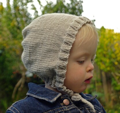 Easy baby bonnet- vintage style