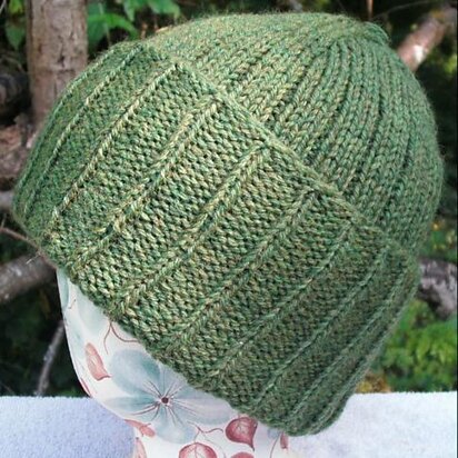 Super Simple Ribbed Hat - knitting pattern