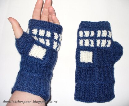 15 Free Crochet Fingerless Gloves Patterns - Sarah Maker