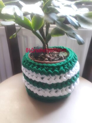 Braided style crochet basket