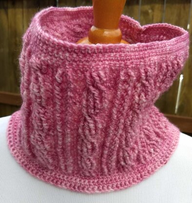 Braided Rose Cowl