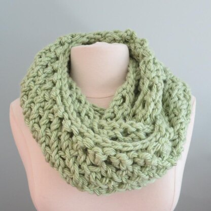 Savannah Lacy Cowl