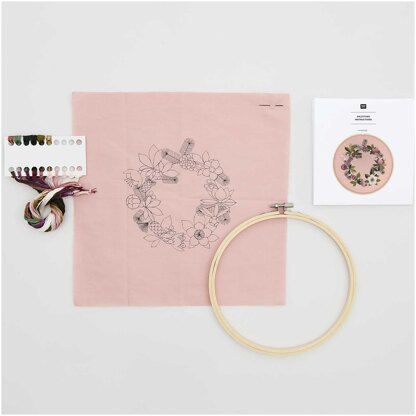 Rico Christmas Roses Embroidery Kit - Ø 20,5cm