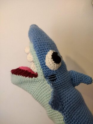 Baby Shark, amigurumi hand puppet