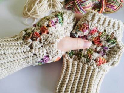 Fingerless Granny Square Mitts