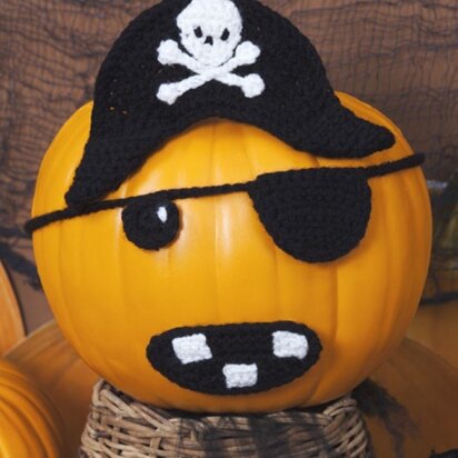 Jolly Roger Pirate Pumpkin in Red Heart Super Saver Economy Solids - LW2827