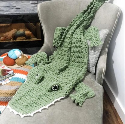 Bulky & Quick Alligator Blanket