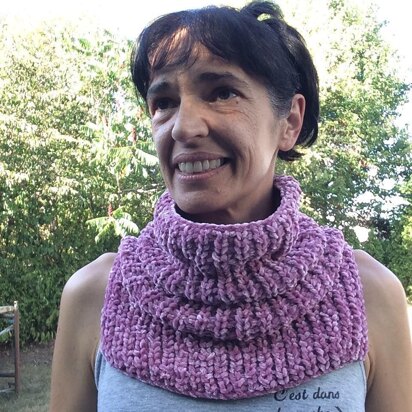 VELVET Cowl