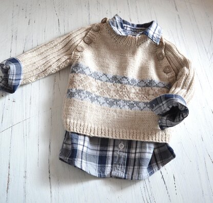 Trendy little man's sweater P091